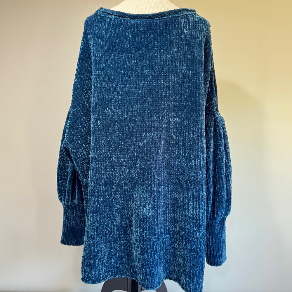 FREE PEOPLE Oversized Teal Chenille Cold Shoulder Sweater - Picture 3 of 7